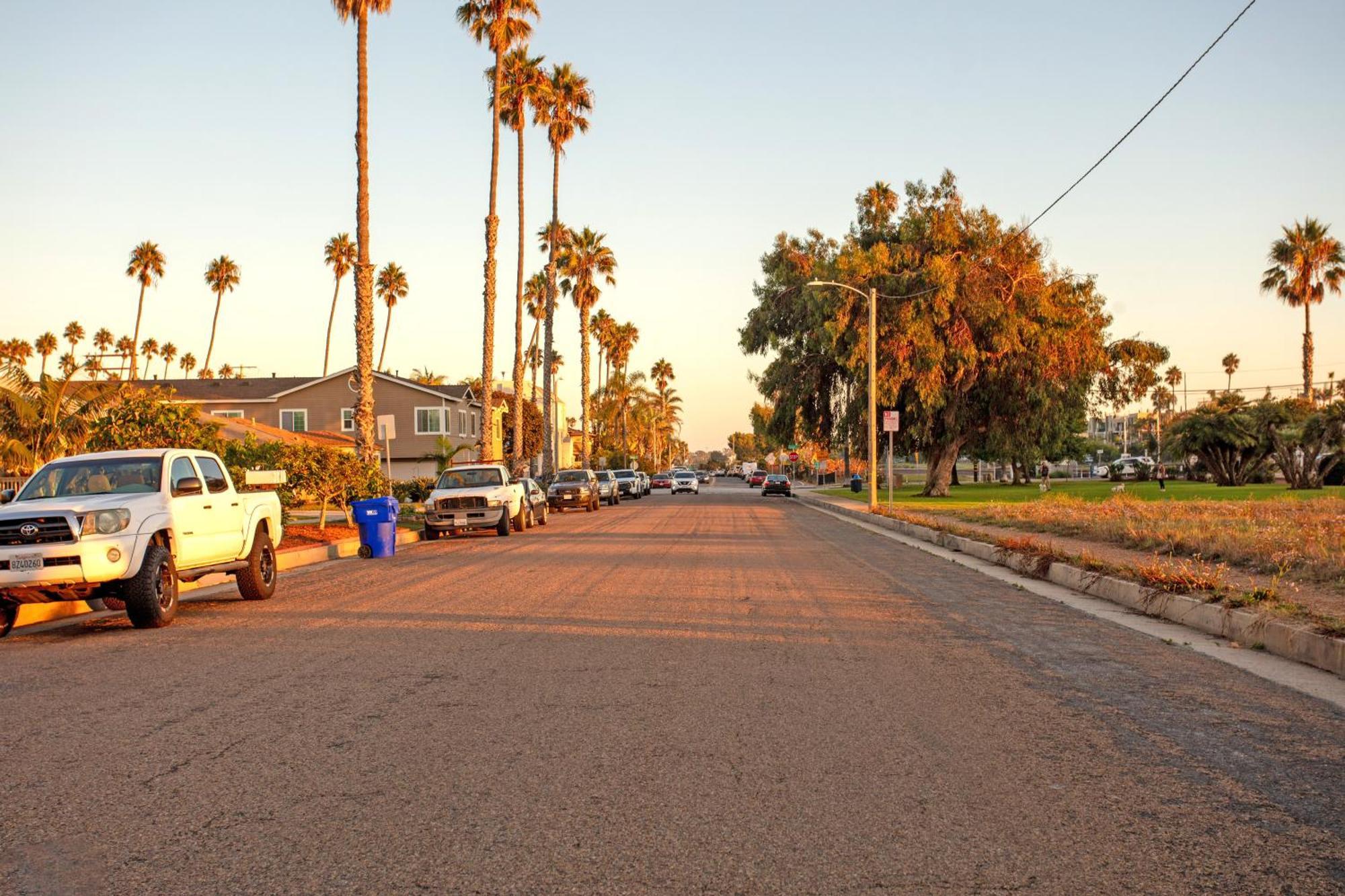 1 Block From Beach - Steps From Restaurants & Shops Oceanside Eksteriør billede